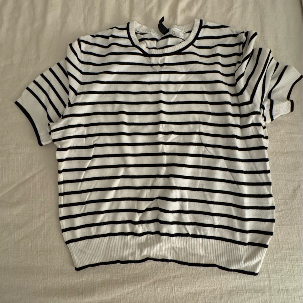 H&M Black and White Striped Short Sleeve Tee